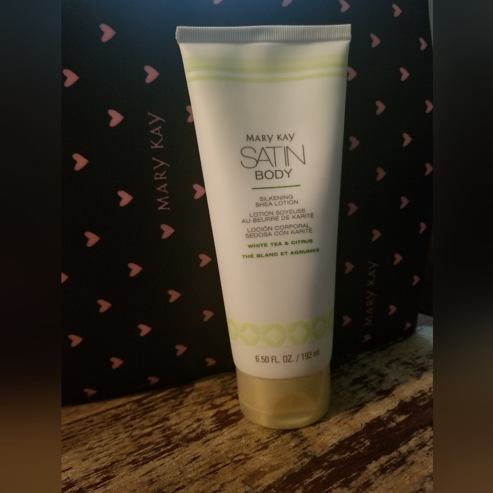 Mary Kay White Tea & Citrus Satin Body® Silkening Shea Lotion  6.5 oz. NEW